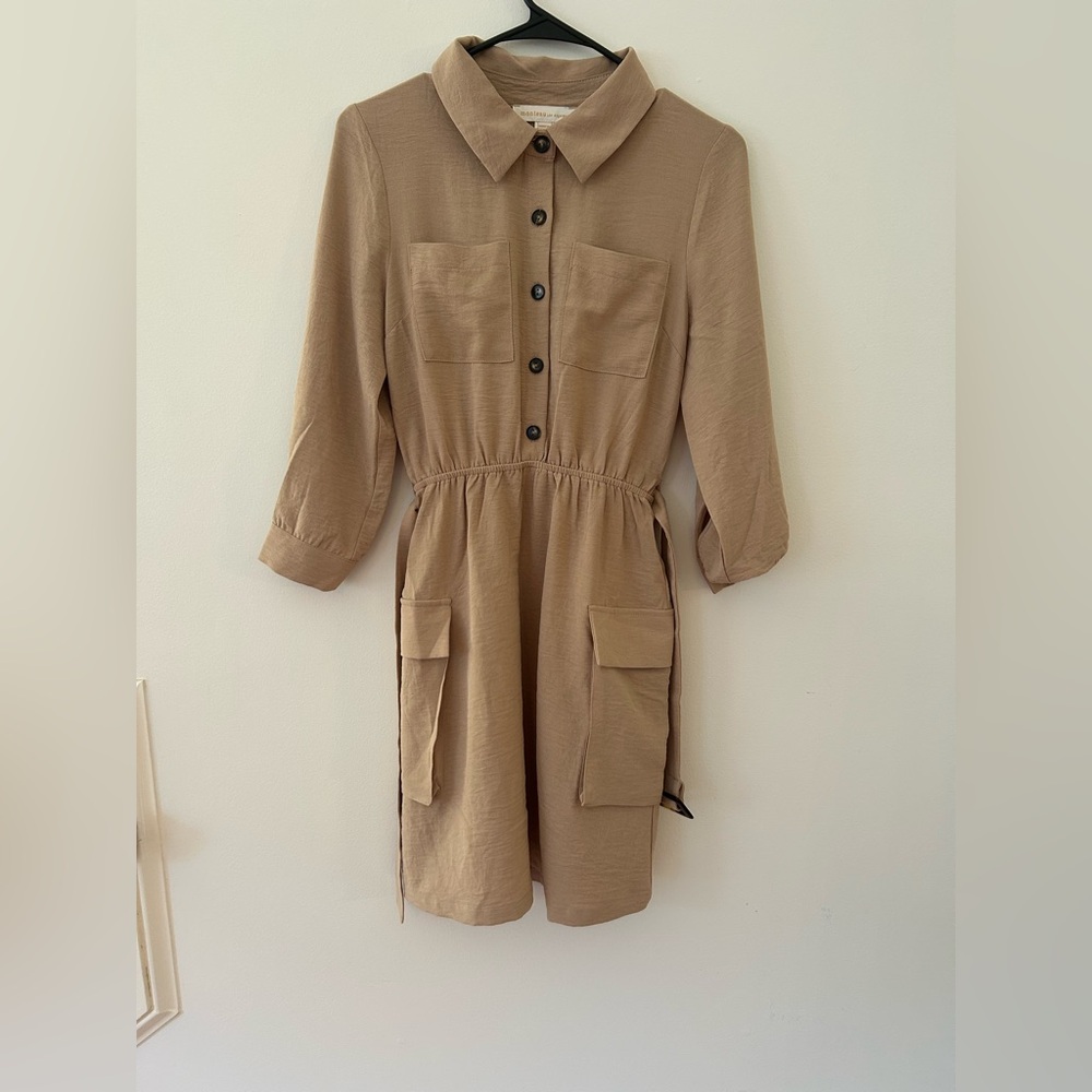 Monteau Beige Button-Up Blouse